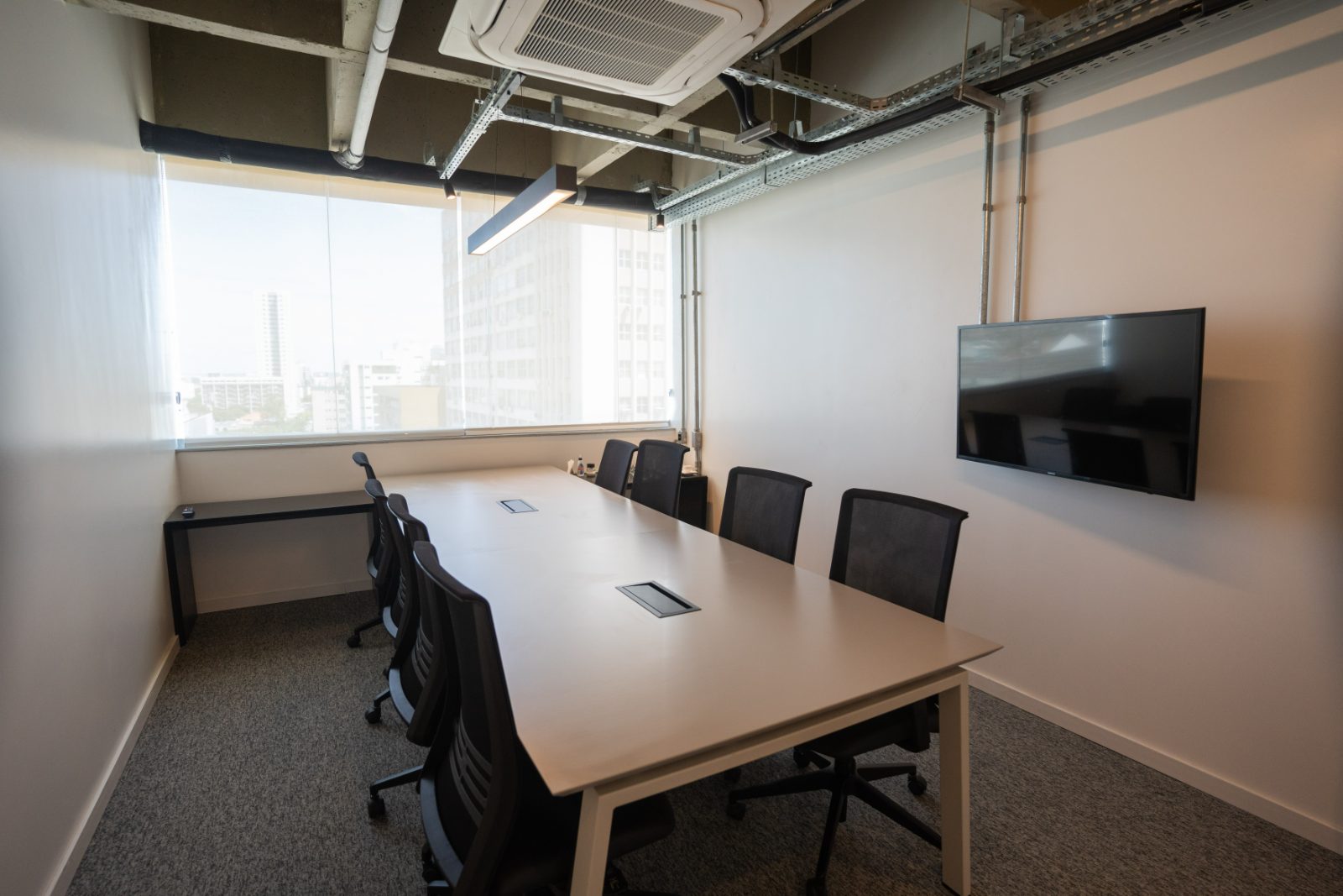 Sala de reunião para oito pessoas